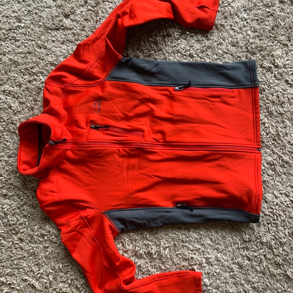 LL Bean fleece jacket. Size Large. Excellent condition, no flaws.